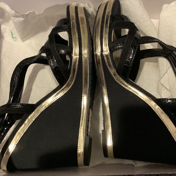 Wore twice only almost new size 8 very comfy - Picture 9 of 11